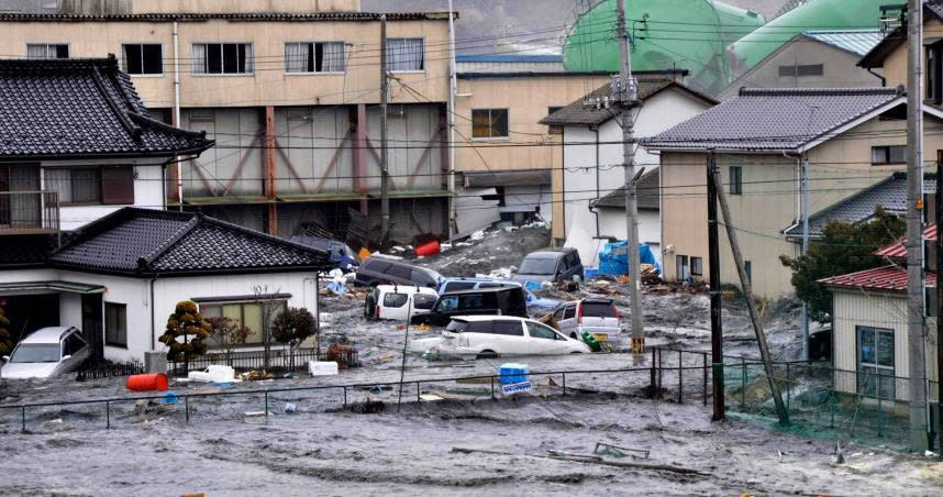 有高達9成的311遇難者因海嘯而亡，而千島海溝400年一次的大地震若爆發，將出現高達30公尺的海嘯。（圖／達志／美聯社）