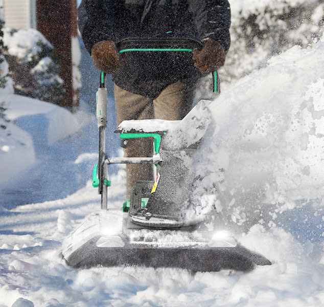 Litheli Cordless Snow Blower. Image via Amazon.