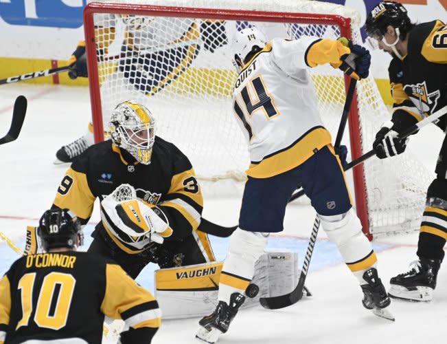 NHL: Pittsburgh Penguins defeat Nashville Predators