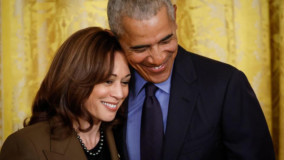 Kamala Harris y Barack Obama.