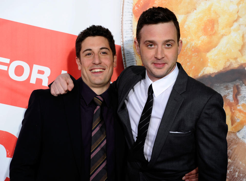HOLLYWOOD, CA - MARCH 19: (L-R) Actors Jason Biggs and Eddie Kaye Thomas arrive at the Premiere of Universal Pictures' "American Reunion" at Grauman's Chinese Theatre on March 19, 2012 in Hollywood, California. (Photo by Frazer Harrison/Getty Images)