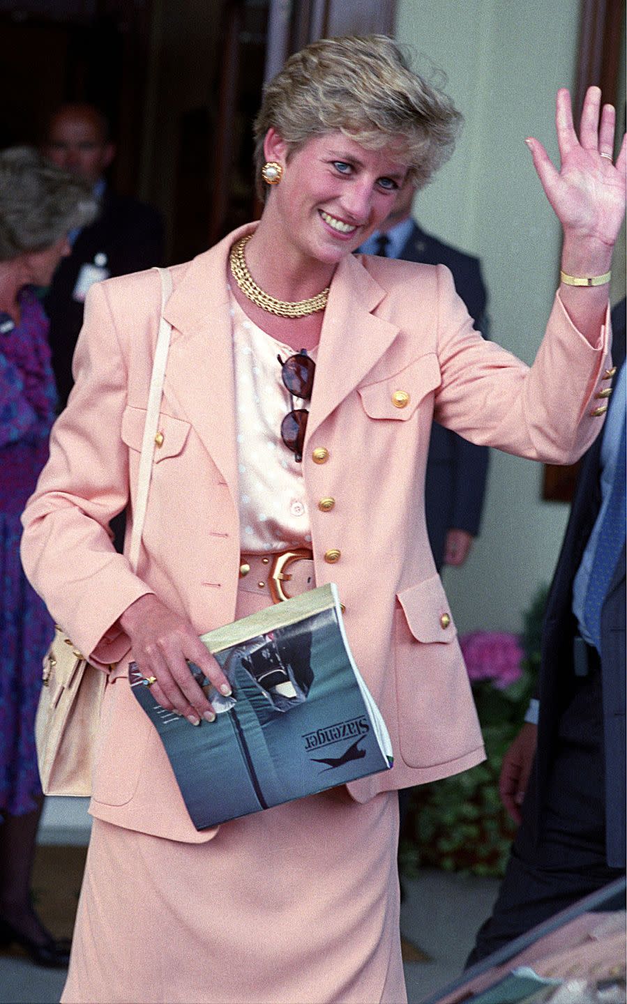 <p>Diana waves to the cameras at the 1993 Men's Final.</p>