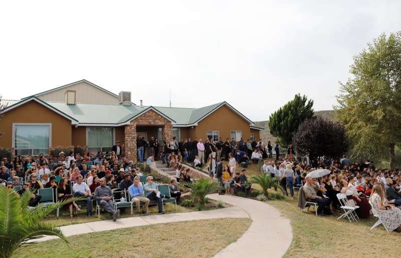 Foto del viernes de a ceremonia previa al entierro de Dawna Ray Langford y sus hijos Trevor y Rogan, asesinados por atacantes desconocidos, en La Mora, Sonora , Mexico