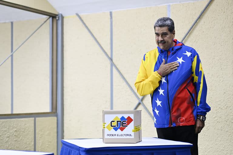 (240728) -- CARACAS, 28 julio, 2024 (Xinhua) -- El presidente venezolano, Nicolás Maduro, reacciona luego de emitir su voto durante las elecciones presidenciales, en Caracas, Venezuela, el 28 de julio de 2024. La mañana del domingo, a partir de las 06:00 hora local, ha comenzado formalmente en Venezuela el proceso electoral para elegir al presidente de la República, que ejercerá su mandato durante el periodo 2025-2031. (Xinhua/Li Muzi) (vf) (ce)
