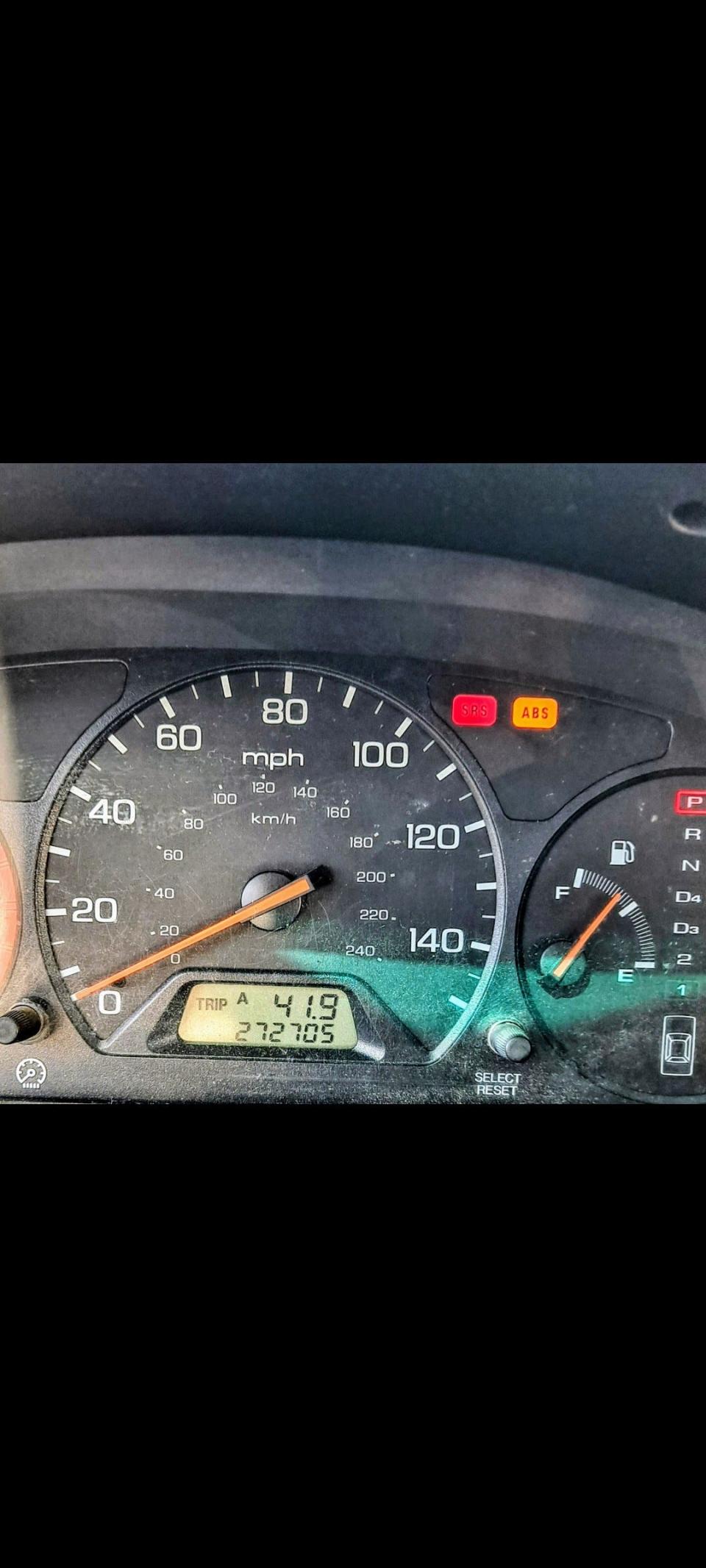 Yep, the odometer on this 2000 Honda Accord reads 272,705 miles.