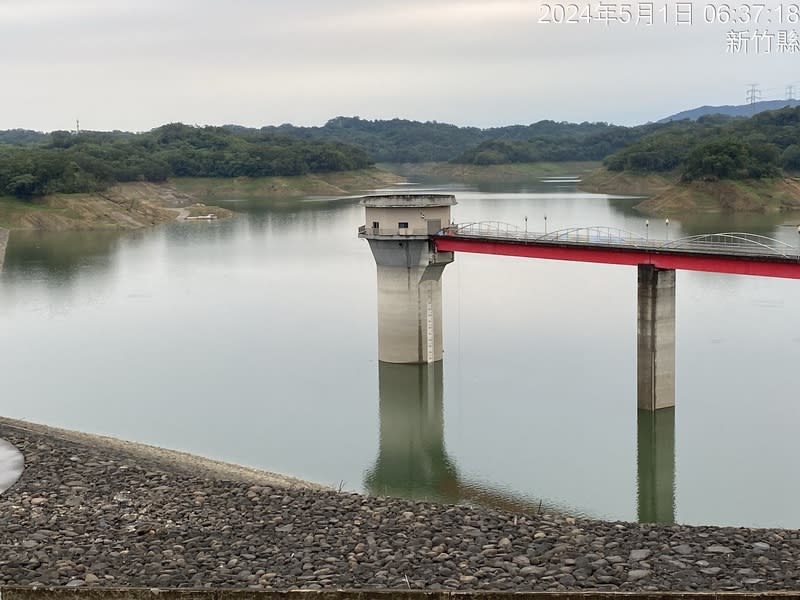 寶山與寶二水庫增約260萬噸水量 水利署北區水資源分署1日表示，寶山水庫與寶二水 庫系統蓄水率已回升至39%，近2日降雨估計帶入約 260萬噸水量。 （水利署北區水資源分署提供） 中央社記者郭宣彣傳真  113年5月1日 