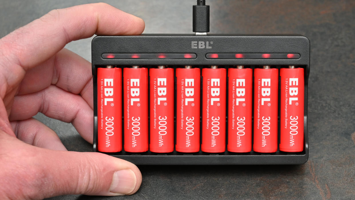  EBL 1.5V 3000mWh Li-ion Rechargeable AA Batteries. 