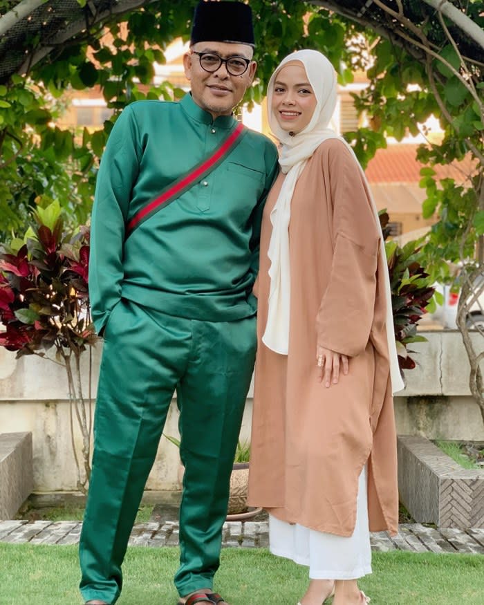 Kazar was daughter Ira's wali during the nikah ceremony in Thailand