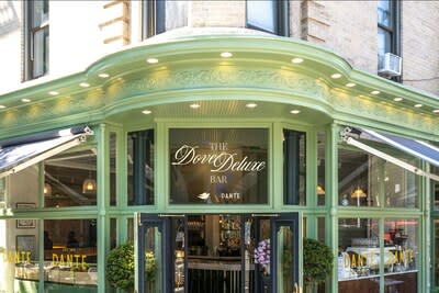 The #DoveDeluxeBar pop-up at Dante West Village, open to the public on February 22-23, 2024.