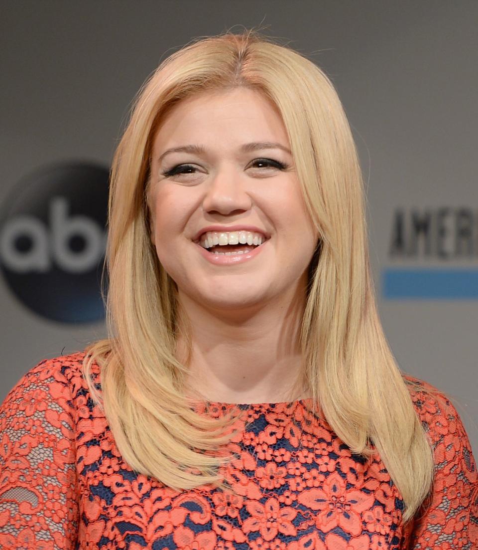 Kelly Clarkson as Kelly in 'From Justin to Kelly'