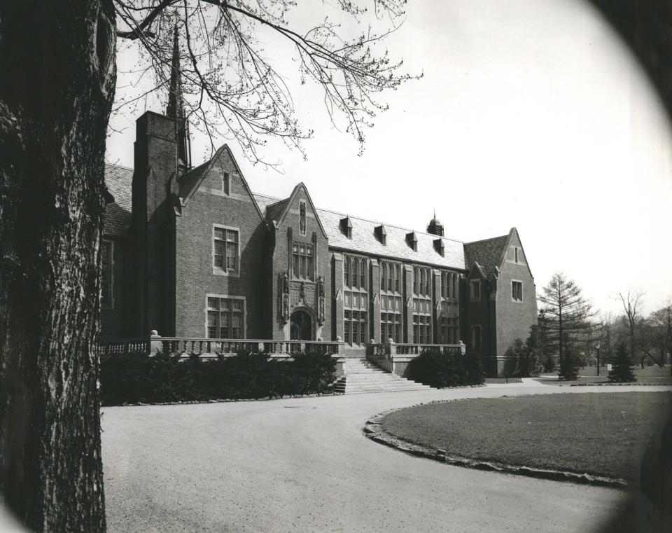 The Grosse Pointe Academy School Building.