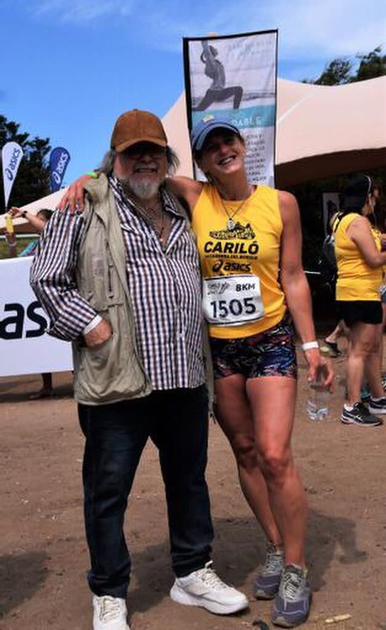 Guillermina con Miguel Anzel, presidente de la Sociedad de Fomento de Cariló