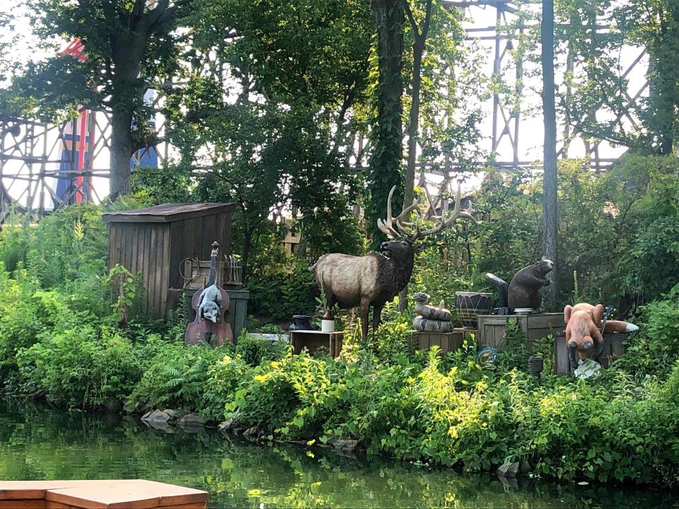 Old and new animatronic creatures could be found on Cedar Point's Snake River Expedition.