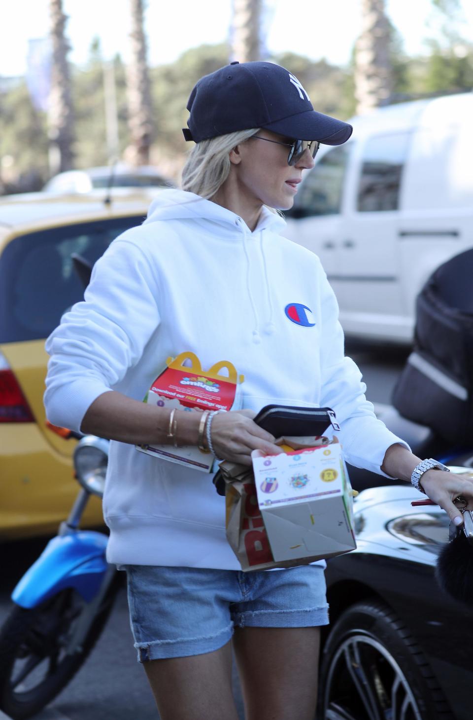 Roxy's Maccas run after Oliver's jail release