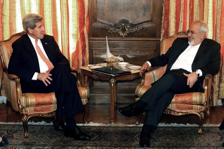 US Secretary of State John Kerry (L) meets with Iran's Foreign Minister Mohammad Javad Zarif at the United Nations on April 27, 2015