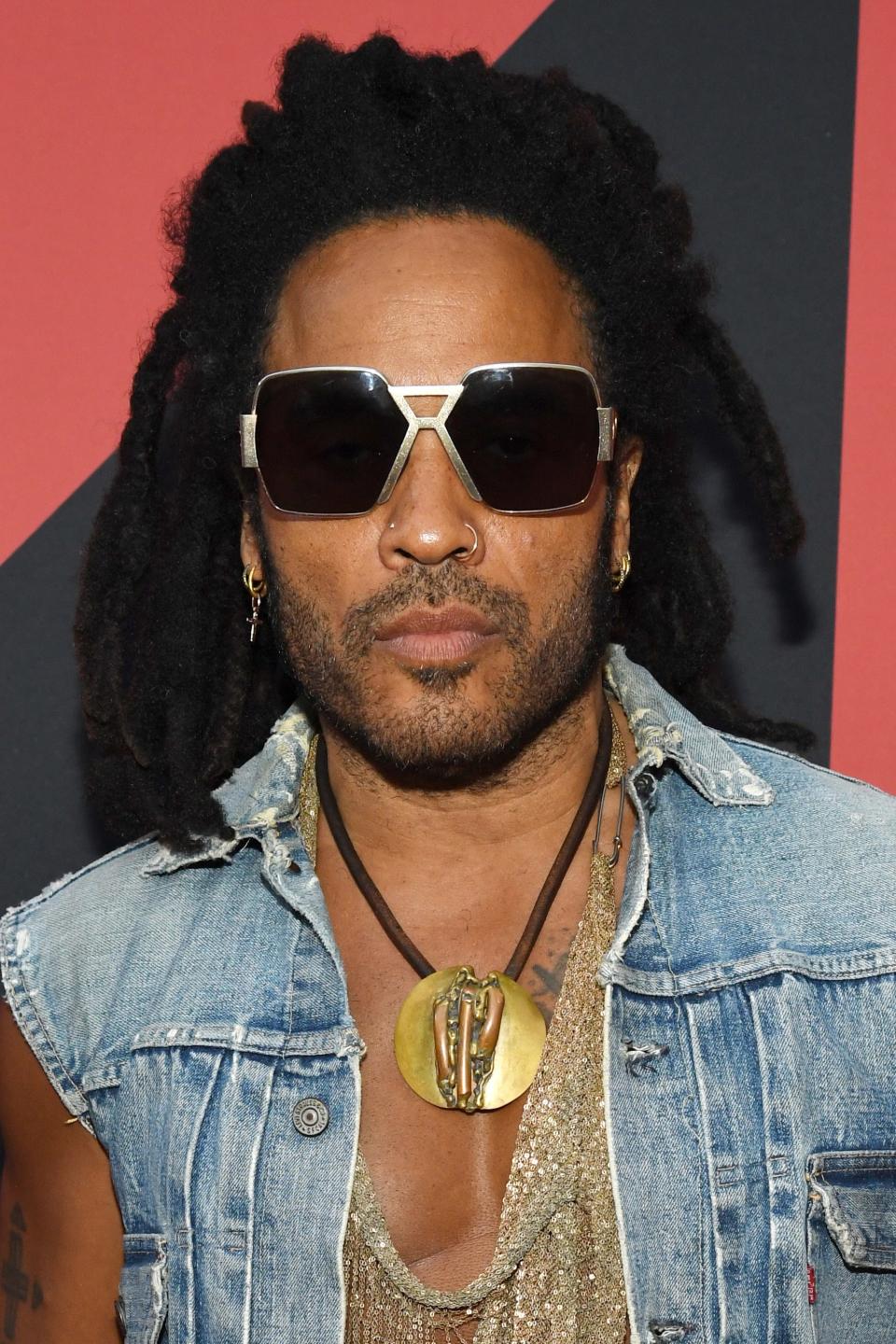 <h1 class="title">lenny-kravitz-glasses</h1><cite class="credit">Photo: Getty Images</cite>