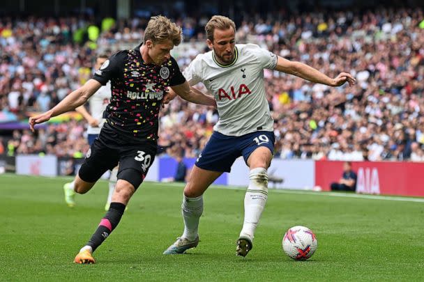 PHOTO: Brentford's Danish defender Mads Roerslev, left, vies with Tottenham Hotspur's English striker Harry Kane during the English Premier League football match between Tottenham Hotspur and Brentford at Tottenham Hotspur Stadium in London, May 20, 2023. (Glyn Kirk/AFP via Getty Images)