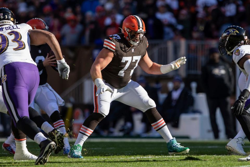 Cleveland Browns guard Wyatt Teller (77) blocks during an NFL football game, Sunday, December 12, 2021 in Cleveland. (AP Photo/Matt Durisko)