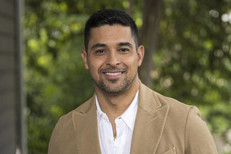 El actor Wilmer Valderrama posa para un retrato el sábado 21 de septiembre de 2024 en Los Ángeles. (Foto Willy Sanjuan/Invision/AP)