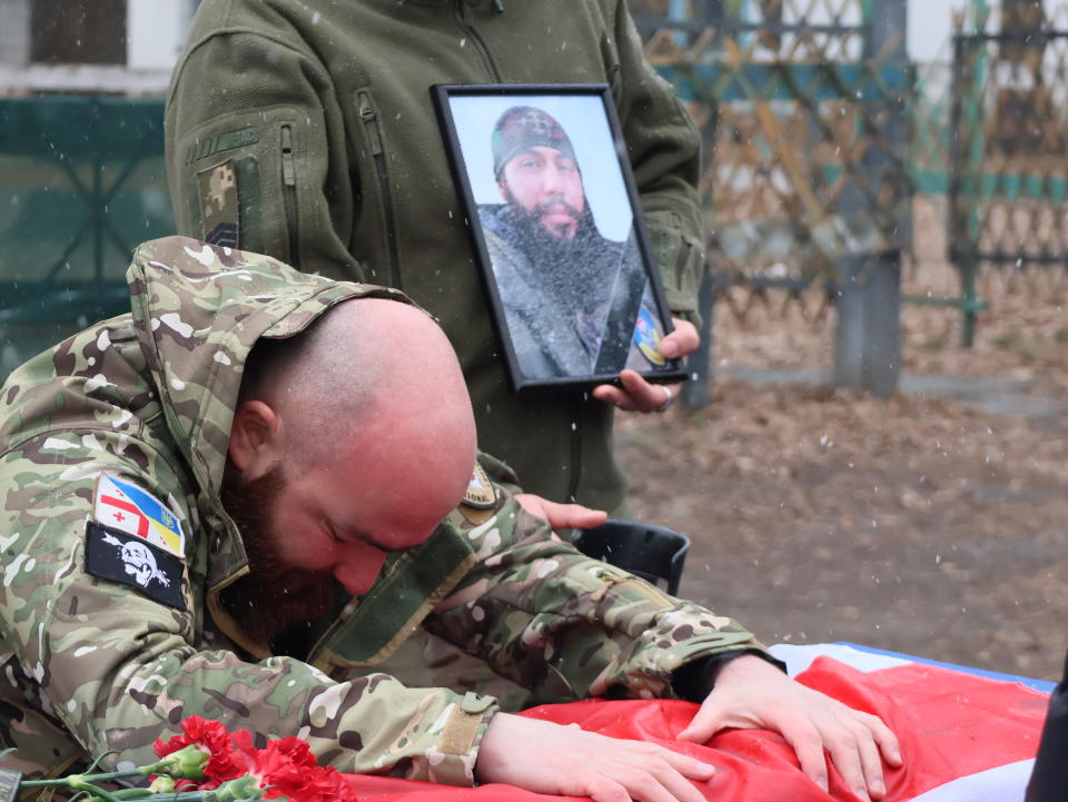 Despedida a los soldados caídos en la guerra de Ucrania. (Photo by Roman Petushkov/Global Images Ukraine via Getty Images)