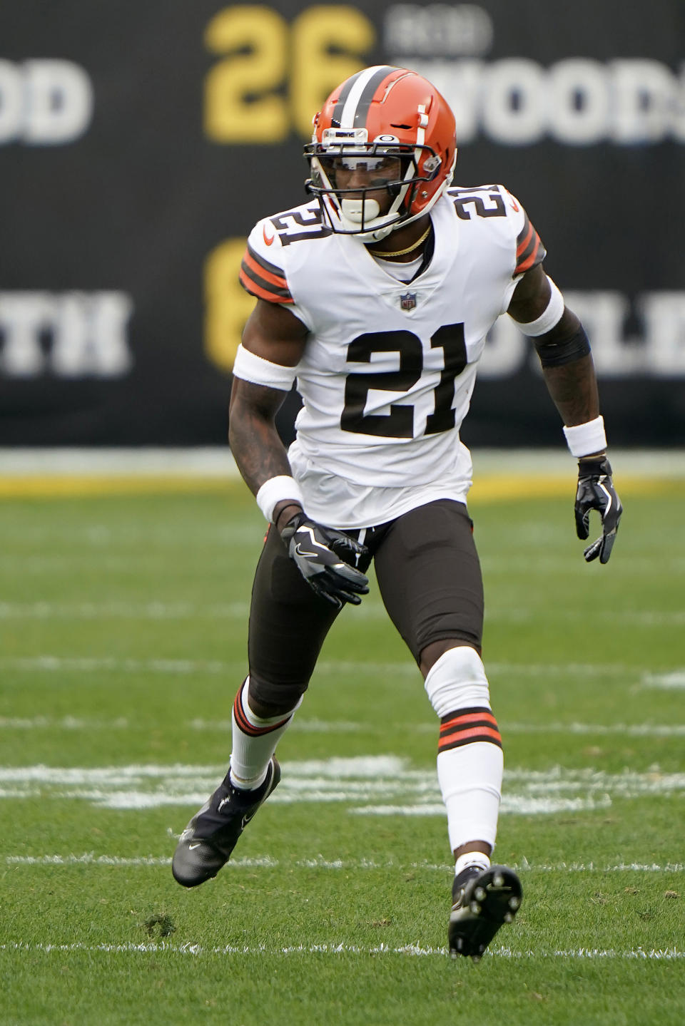 FILE - Cleveland Browns cornerback Denzel Ward (21) is shown in action during an NFL football game against the Pittsburgh Steelers in Pittsburgh, in this Sunday, Oct. 18, 2020, file photo. As the Browns began their mandatory minicamp on Tuesday, June 15, 2021, star running back Nick Chubb and Denzel Ward — two other cornerstone players for the team _ expressed hope they'll soon get new deals that will keep them in Cleveland. (AP Photo/Justin Berl, File)