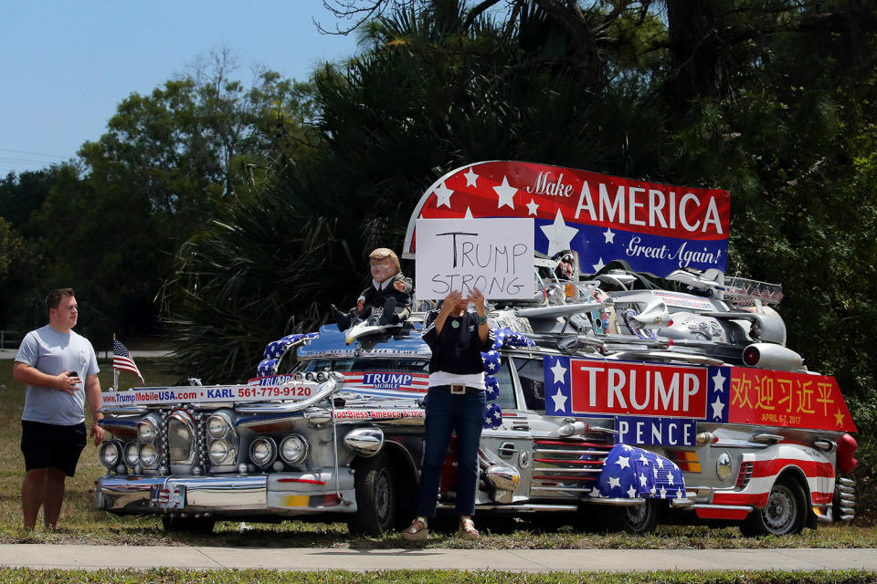 <p>Supporters of U.S. President Donald Trump gather outside of Trump International Golf Club in West Palm Beach, Florida, April 8, 2017. (Photo: Carlos Barria/Reuters) </p>