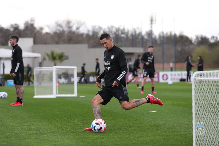 Ángel Di María, uno de los titulares para recibir a Bolivia en el Monumental.