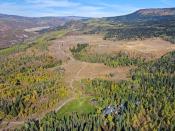 La propiedad, llamada Westlands y ubicada al noroeste del estado de Colorado, en una zona conocida como el valle del Río Blanco, tiene 1.800 hectáreas de terreno. (Foto: <a href="http://hallhall.com/" rel="nofollow noopener" target="_blank" data-ylk="slk:Hall and Hall;elm:context_link;itc:0;sec:content-canvas" class="link ">Hall and Hall</a>).