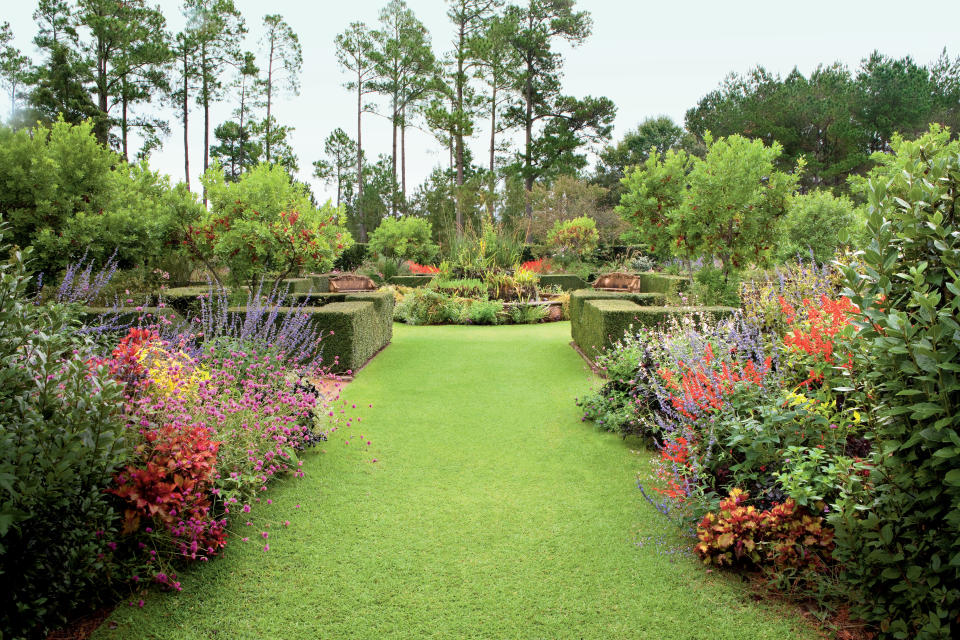 Blooming Courtyard