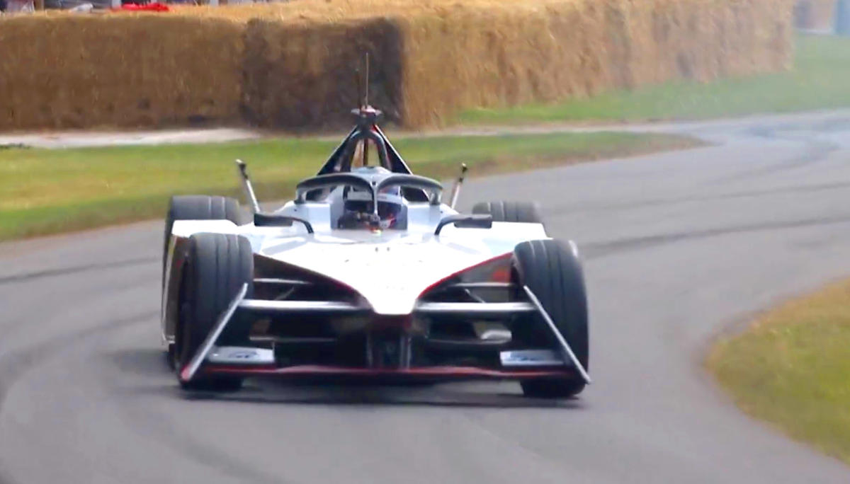 THE FASTEST ELECTRIC RACING CAR IN THE WORLD #FormulaE 