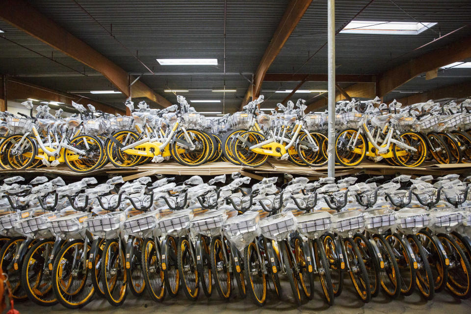 In einer Lagerhalle wurden mehrere Tausend oBikes verkauft. (Bild: Getty Images)