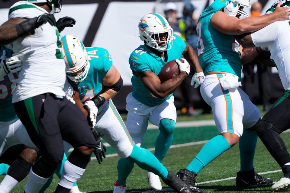 Will Raheem Mostert and the Miami Dolphins beat the Minnesota Vikings in their NFL Week 6 game on Sunday?
