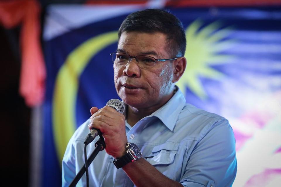 Datuk Seri Saifuddin Nasution (pic) said Dr Xavier’s resignation decision this morning affirmed his previous claim a few weeks back that there is a structured attempt by the current government to gain the support of Opposition MPs through both offers of rewards and threats using state agencies as instruments.— Picture by Yusof Mat Isa