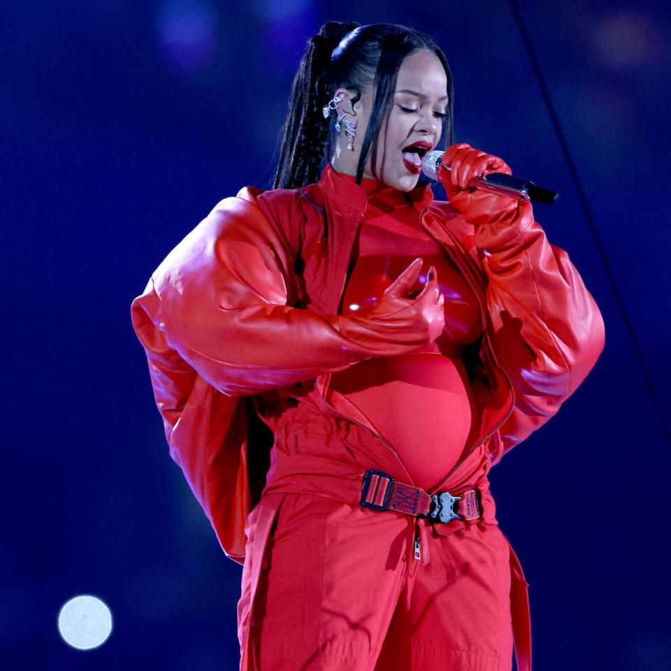 GLENDALE, ARIZONA - FEBRUARY 12: Rihanna performs onstage during the Apple Music Super Bowl LVII Halftime Show at State Farm Stadium on February 12, 2023 in Glendale, Arizona.   Gregory Shamus/Getty Images/AFP (Photo by Gregory Shamus / GETTY IMAGES NORTH AMERICA / Getty Images via AFP)