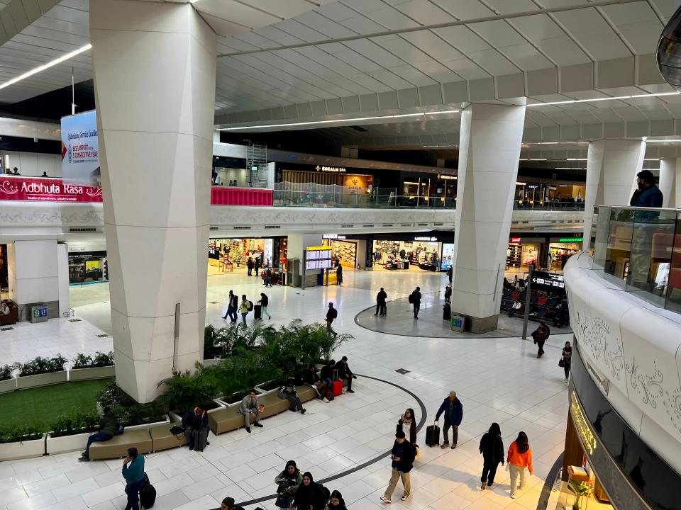 A view of the terminal on the way to the gate.