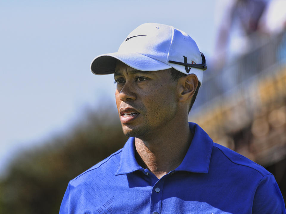 Tiger Woods verunglückte am Dienstag bei einem Autounfall. (Bild: Tony Bowler/Shutterstock.com)