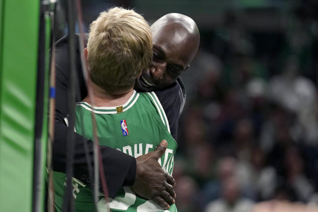 Tears, swears as Celtics retire Kevin Garnett's No. 5 – Boston 25 News