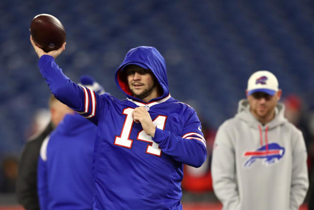 Josh Allen warmed up in signed Ryan Fitzpatrick jersey