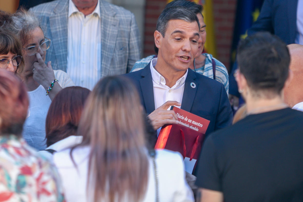 Pedro Sánchez se ha reunido con medio centenar de ciudadanos anónimos para escuchar sus inquietudes. (Photo By Ricardo Rubio/Europa Press via Getty Images)