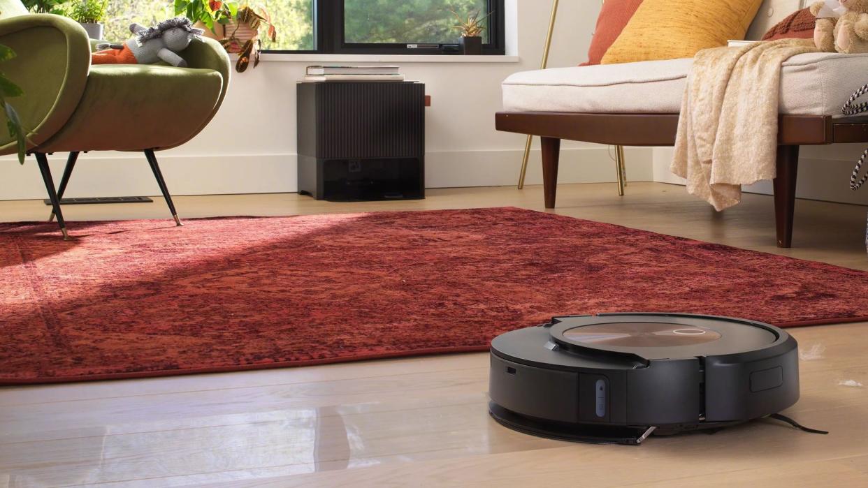  IRobot Roomba J9+. 