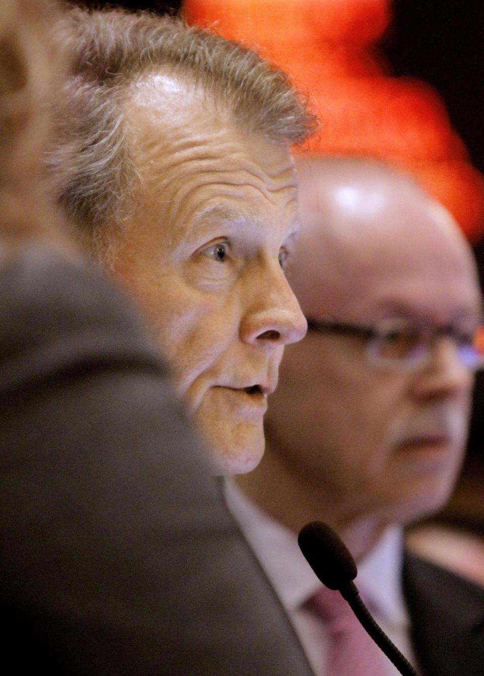 Illinois Speaker of the House Michael Madigan, D-Chicago, speaks to lawmakers from the speaker's podium in the House during session at the Illinois State Capitol Thursday, May 31, 2012 in Springfield Ill. (AP Photo/Seth Perlman)