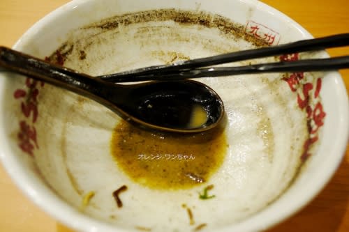 【台中散策食記】山小屋拉麵 筑豊ラーメン│西區：昭和45年九州筑豐地道拉麵～黑蒜油加豚骨湯濃醇香～硬漢細麵嚼勁好味