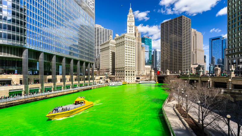 Chicago River dyed green