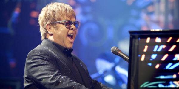 Elton John dará seis semanas de conciertos gratuitos ante Covid-19