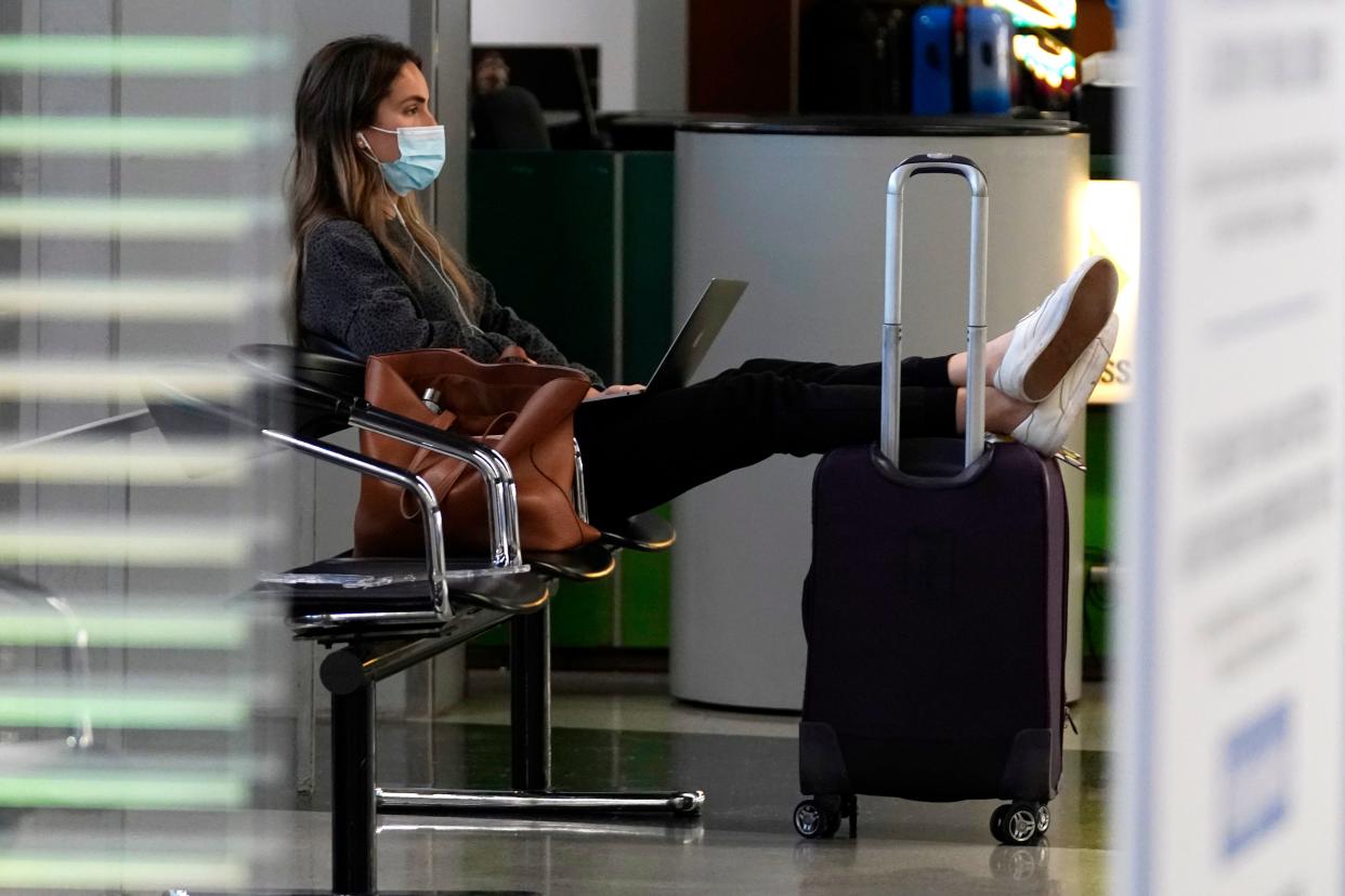 O'Hare International Airport Travel Woman Mask