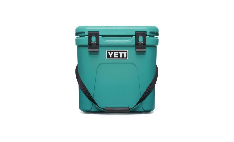 31) YETI Roadie 24 Hard Cooler