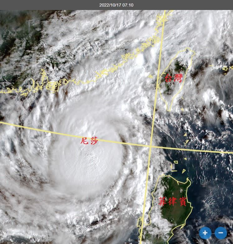中央氣象局長鄭明典指出，尼莎颱風經過東沙島，是很強的對流。（圖／翻攝自鄭明典 臉書）