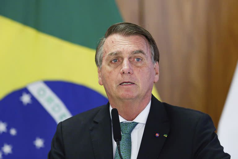 El presidente de Brasil, Jair Bolsonaro, en conferencia de prensa desde el Palacio de Planalto en Brasilia, el 24 de noviembre de 2021. (AP Foto/Raul Spinasse, File)