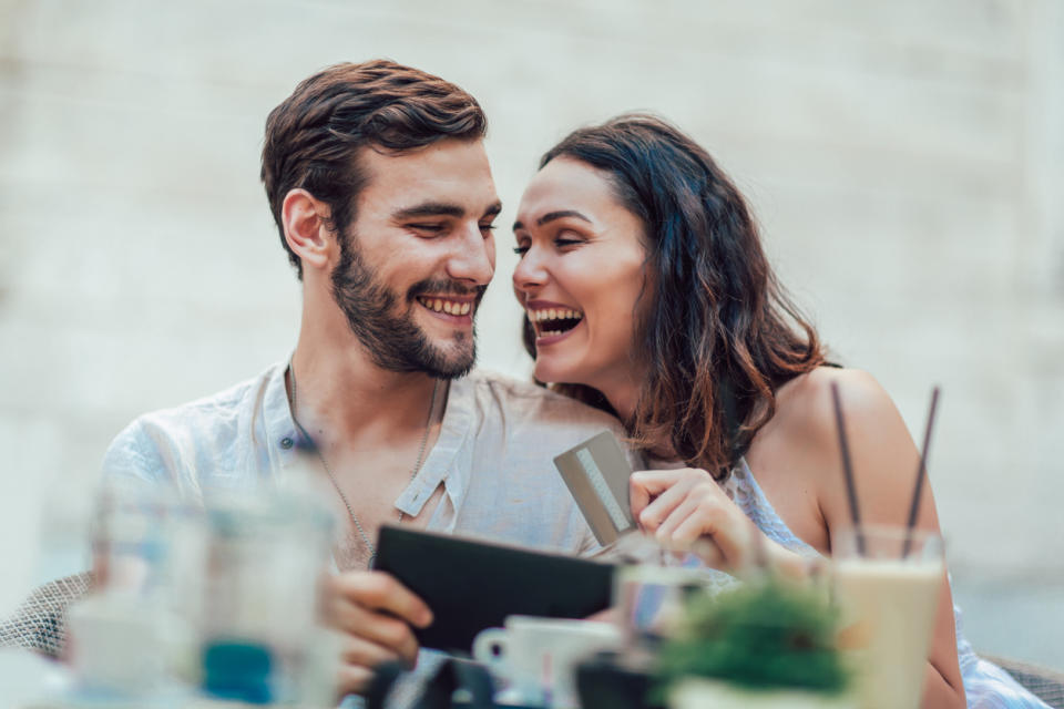 Hay parejas que son increíblemente parecidas físicamente. Foto: Jovanmandic/iStock