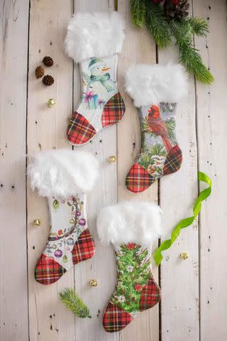 <p><a href="https://sustainmycrafthabit.com/upcycled-wooden-christmas-stocking-craft/" data-component="link" data-source="inlineLink" data-type="externalLink" data-ordinal="1">Sustain My Craft Habit</a></p>